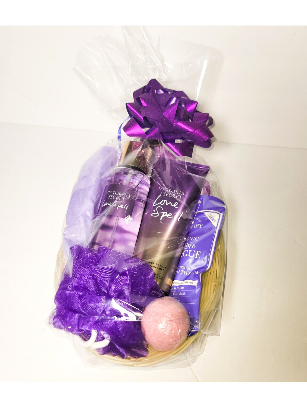 VICTORIA SECRET Mother's Day Gift Basket with Spa Essentials